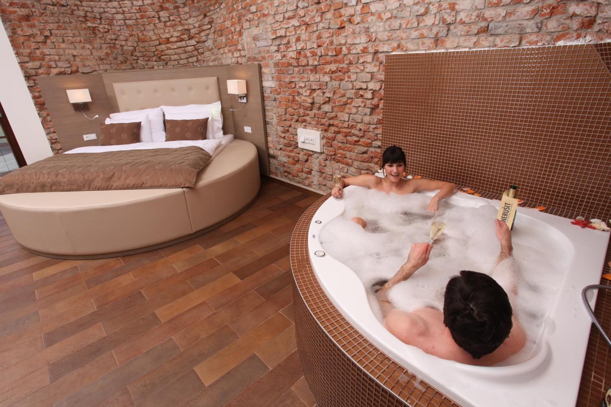Hotel Sladovna Черна-Гора Номер фото