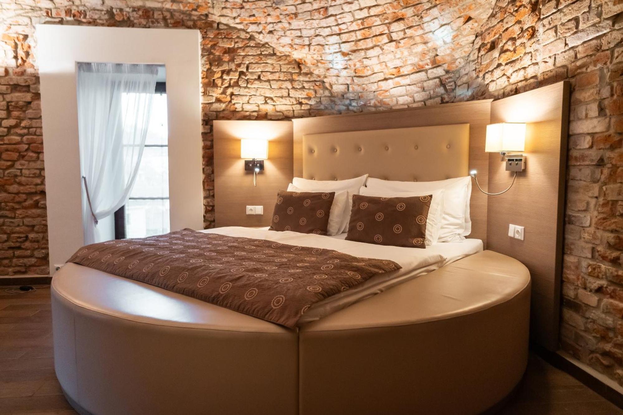 Hotel Sladovna Черна-Гора Екстер'єр фото