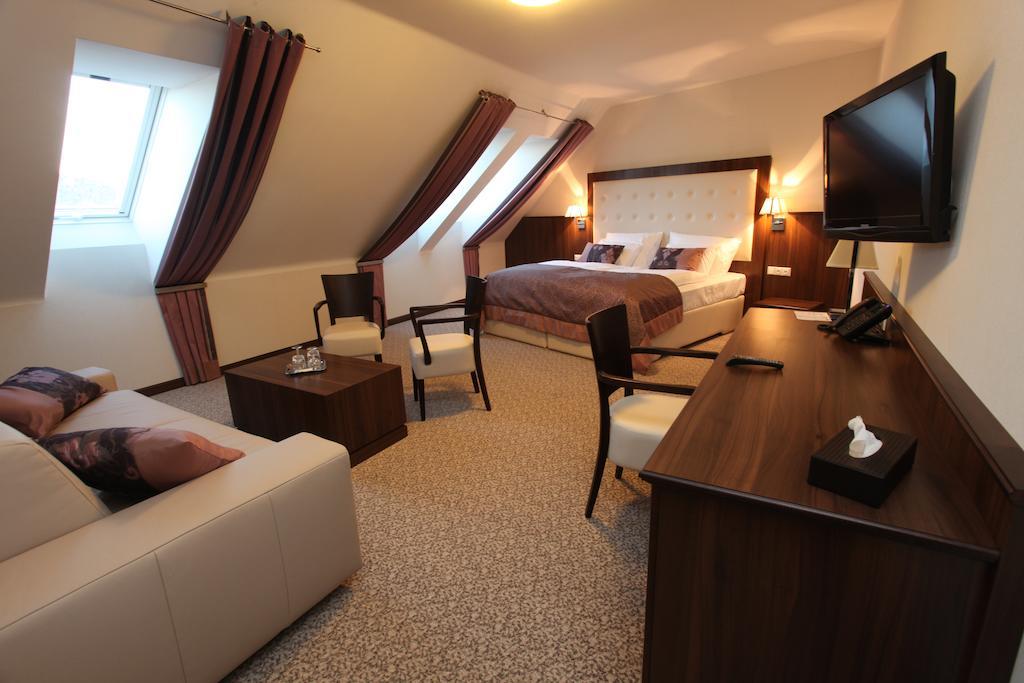 Hotel Sladovna Черна-Гора Номер фото